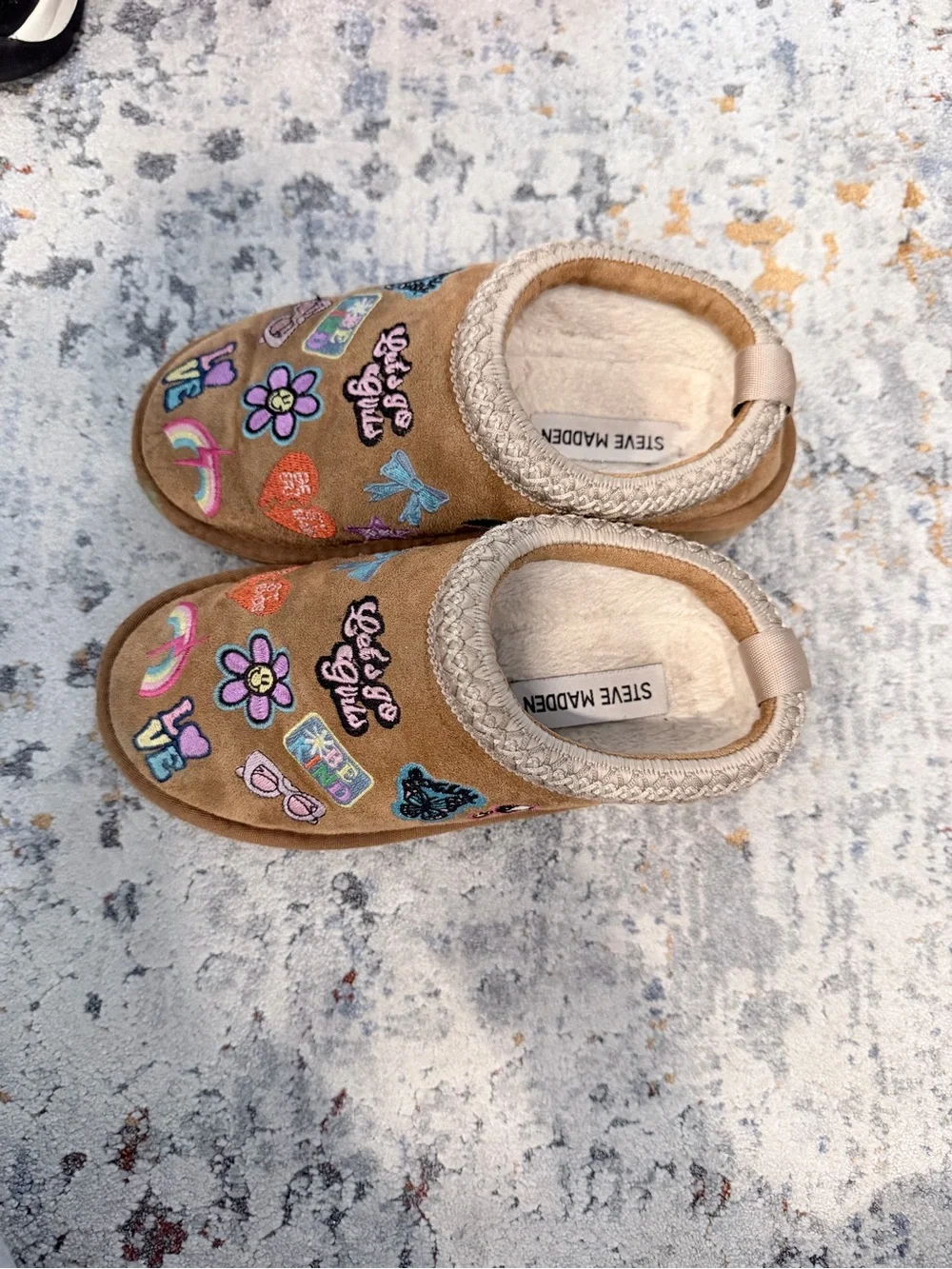 Steve Madden Kids Tan Slip-On Slippers with Colorful Embroidered Patches